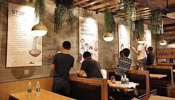 【LOGO设计案例】可以靠颜值却偏要靠实力的“桂小粉”