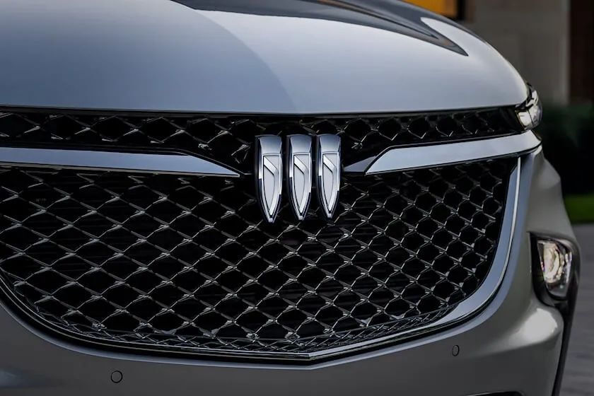 别克新LOGO曝光 极简设计成电动汽车车标趋势